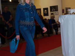 Fashion Show in der Contemplor Galerie Wien am 16. 03. 2024